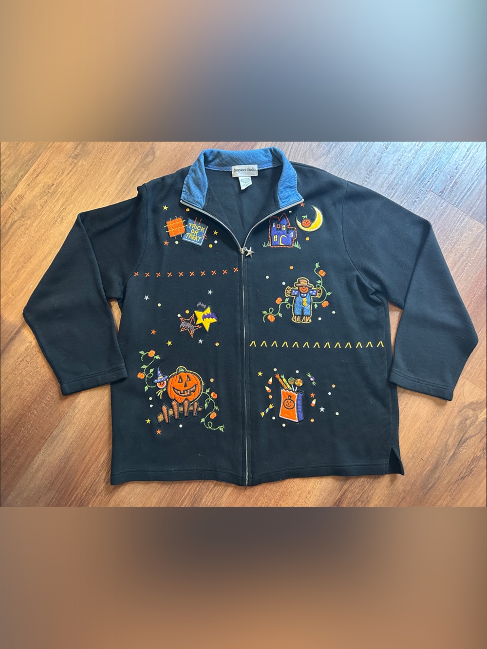 Vintage Black Halloween Trick Or Treat Spooky Embroidered Zip Jacket Sweater
